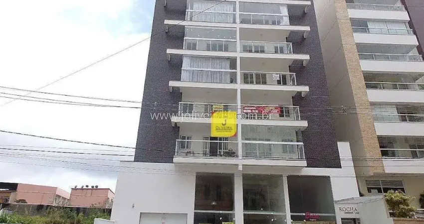 Apto com 2 quartos (suíte), varanda, 2 vagas e elevador no Estrela Sul