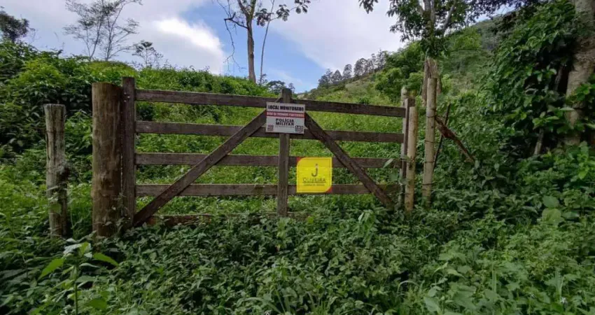 Excelente granja rural (só terreno), totalmente plana, com 2.257m², c/ água e energia, no Bairro Lagoa.