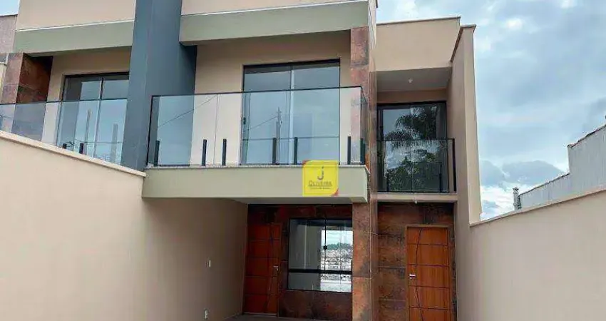 Casa com 3 quartos (suíte), 2 vagas e quintal no São Pedro