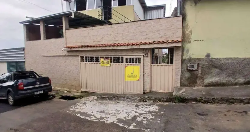 Casa com 3 dormitórios para alugar, 70 m² por R$ 1.100,02 - Nossa Senhora de Fátima - Juiz de Fora/MG