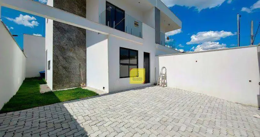 Casa com 3 quartos (2 suítes), área externa e 2 vagas no jardim são joão