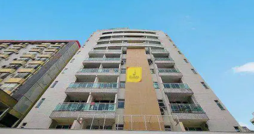 Apto com 2 quartos (suíte), varanda, 2 vagas, elevador e portaria 24h no centro