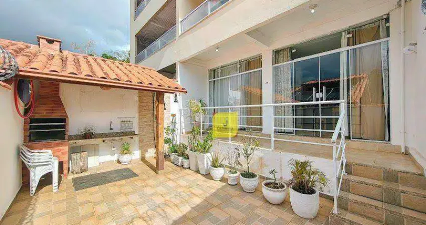 Ampla casa com 3 suítes, área gourmet, quintal e 2 vagas no borboleta