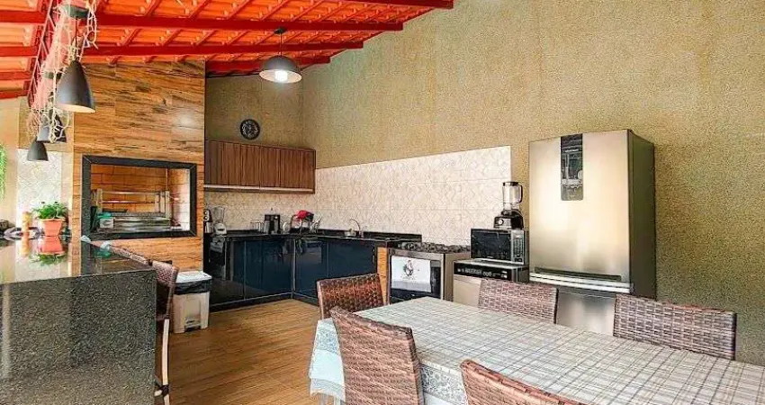 Casa com 4 quartos (2 suítes), espaço gourmet, piscina, e 2 vagas no cidade do sol