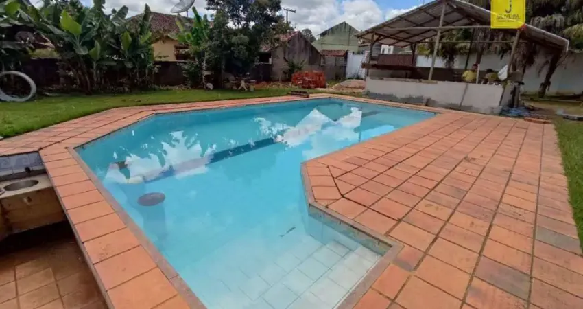 Maravilhosa granja, com excelente localização, com terreno totalmente plano de 2.500m², com piscina e varanda gourmet, no Bairro Novo Horizonte.