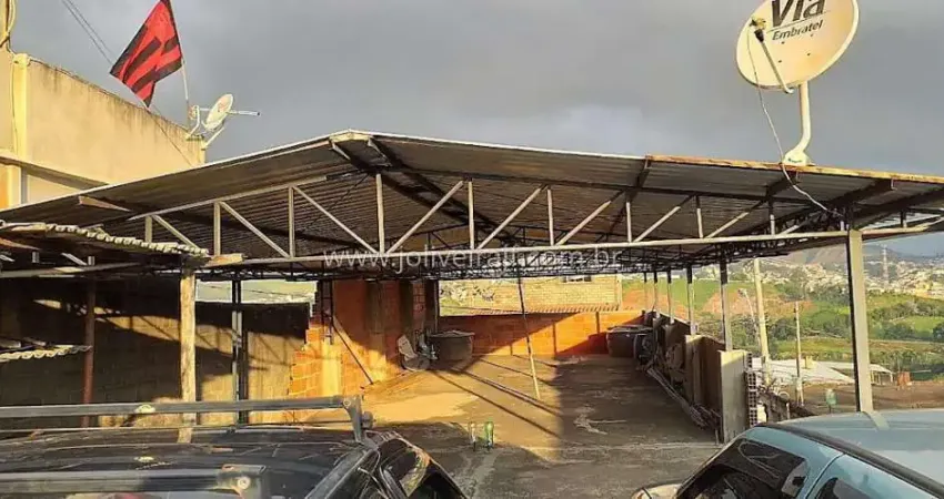 Excelente Oportunidade! Casa de 3/4 com Terraço, e frente para duas ruas, no Alto do Eldorado.