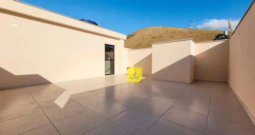 Linda cobertura de 2 quartos com suíte, garagem e elevador no recanto da mata