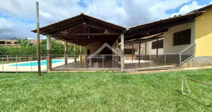 Chácara à venda, 4 quartos, 1 suíte, Zona Rural - Santana do Paraíso /MG