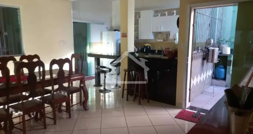 Casa à venda, 3 quartos, 1 suíte, 2 vagas, Veneza II - Ipatinga/MG