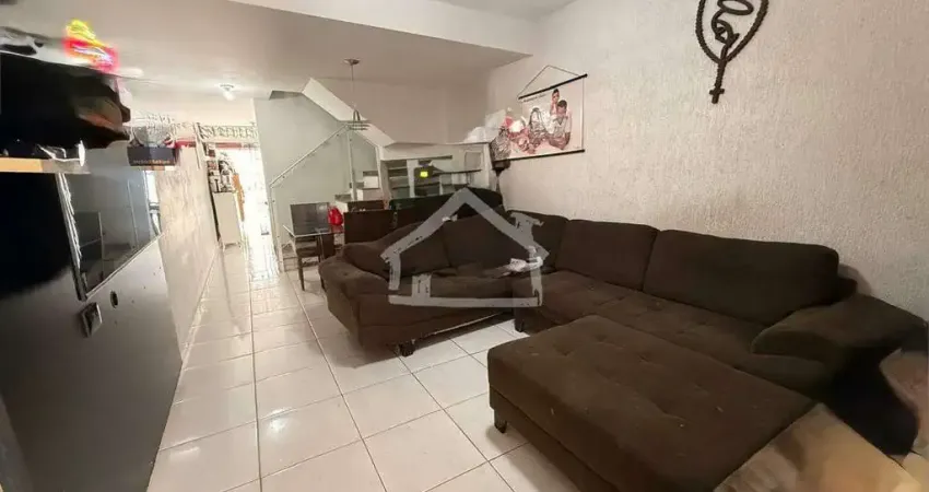 Casa Geminada à Venda em Santana do Paraíso (Bom Pastor) - 2 Quartos, 80 m²
