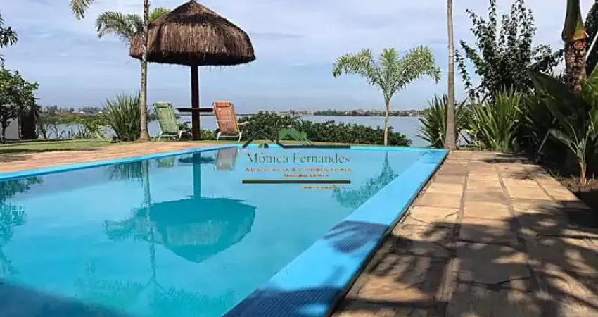 Locação Semi-Luxo, 5 Quartos (Sendo 1 Suíte com Varanda), Vista Livre da Lagoa.