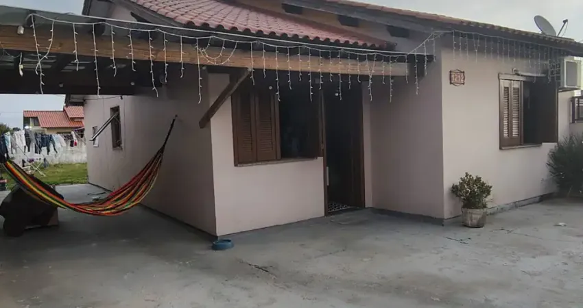 Ótima casa com2 dormitórios,patio individual no bairro  Parque Flórida