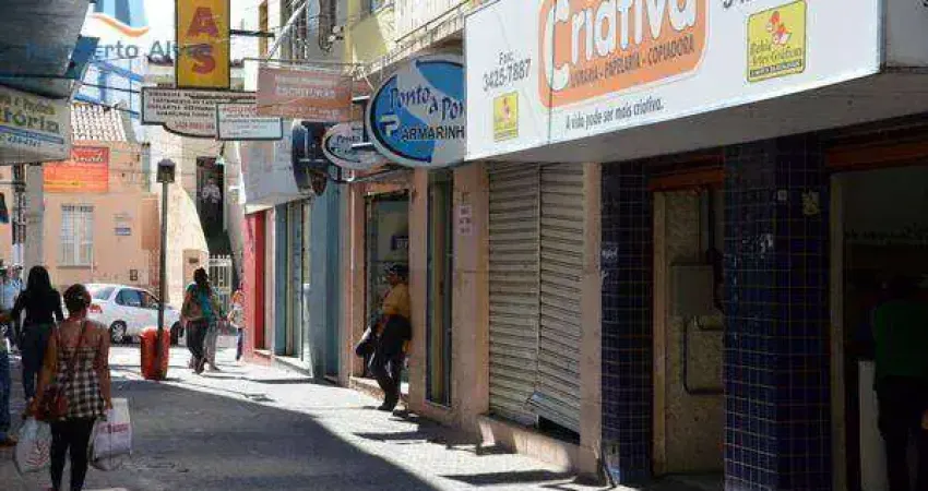 Kitnet com 1 dormitório para alugar, 40 m² por R$ 630,00/mês - Centro - Vitória da Conquista/BA
