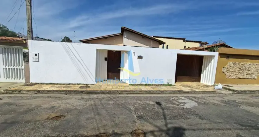 Casa com 3 quartos para alugar na Rua Eny Guimarães, 7, Candeias, Vitória da Conquista