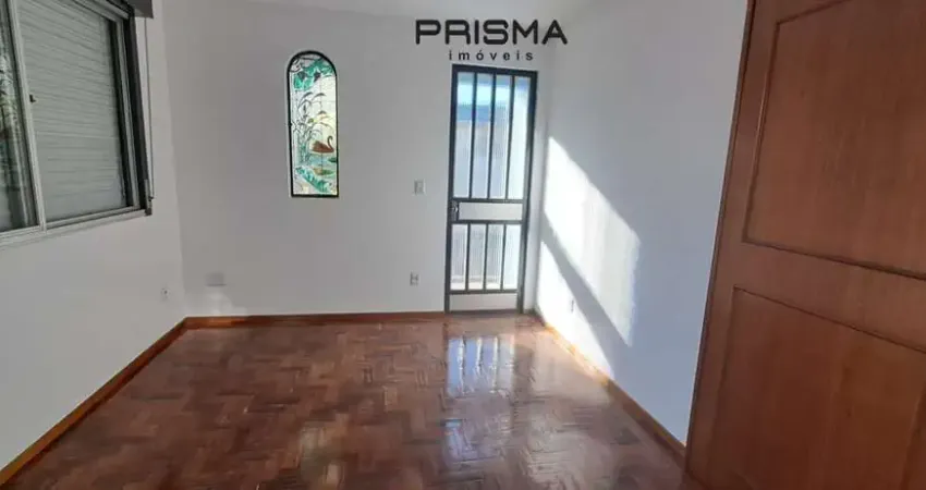 Apartamento de 3 quartos, 1 banheiro, sacada, churrasqueira e garagem. próx. col