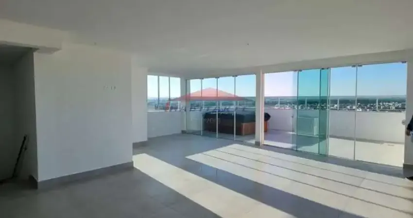 Cobertura tríplex de alto padrão à venda no bairro Centro-SJP-PR.