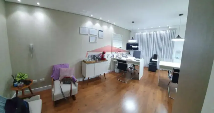 Òtima sala comercial localizada no Centro de Curitiba-PR.