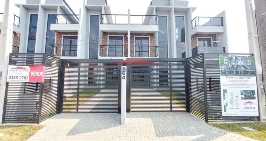 Espetacular Sobrado à Venda em Curitiba-PR, Uberaba: 3 Quartos, 1 Suíte, 1 Sala, 2 Vagas de Garagem, 131 m² Área. Venha Conferir!