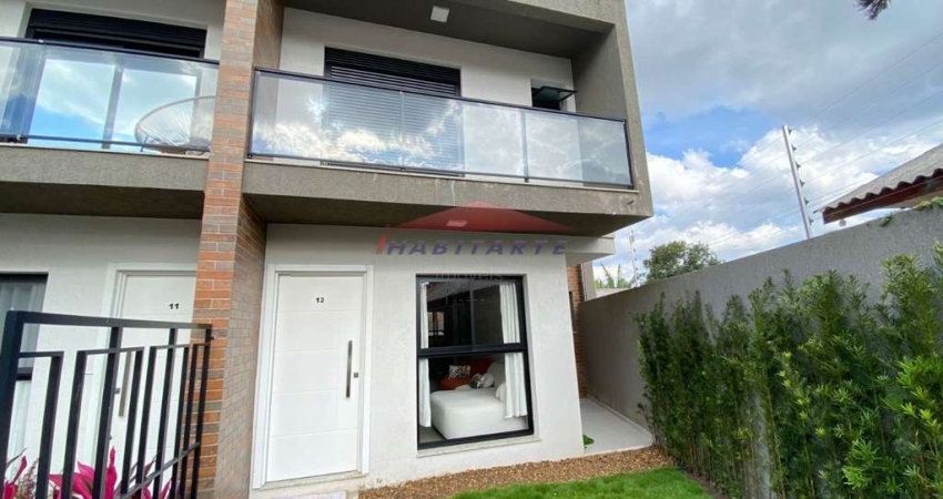 Sobrado à venda em Curitiba-PR, bairro Uberaba: 3 quartos, 1 suíte, 2 vagas de garagem, 114,12 m². Venha conferir!
