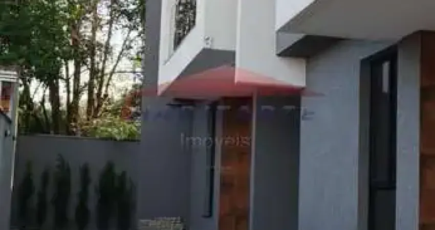 Sobrado à venda em localização privilegiada: 3 quartos, 2 suítes, 3 salas, 4 banheiros, 2 vagas de garagem - 135,33m²!