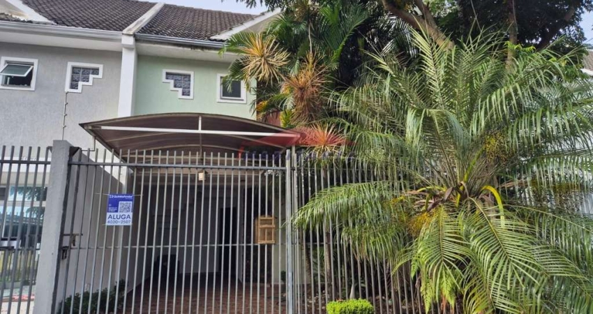 Sobrado à venda em Curitiba-PR, Guabirotuba: 3 quartos, 1 sendo suíte com hidromassagem, 2 salas, 2 banheiros, 2 vagas de garagem, 165 m²