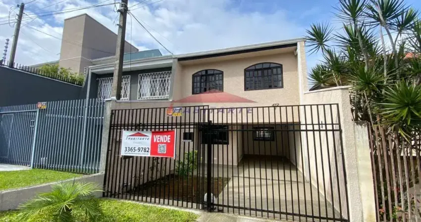 Sobrado à venda/locação em Curitiba-PR, no bairro Boa Vista: 3 quartos, 1 suíte, 2 salas, 4 banheiros, 2 vagas, 215,34 m². Venha conferir!