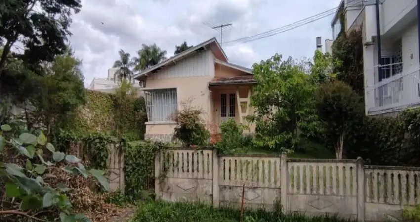 Excelente terreno à venda em ótimo localização no bairro Hugo Lange-Curitiba-PR
