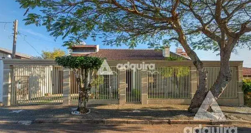 Casa à venda com piscina aquecida e coberta no bairro órfãs