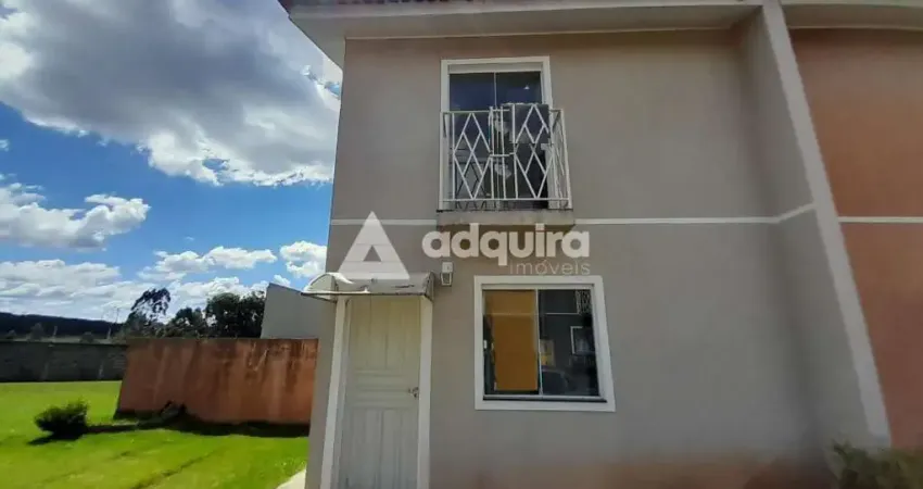 Sobrado Encantador em Condomínio Fechado em Uvaranas para Venda e Locação