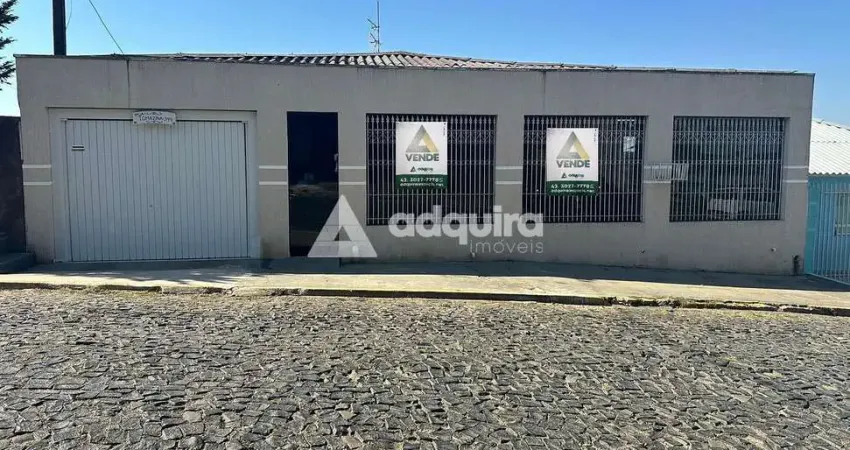 Ampla casa à venda, no começo de Uvaranas, contendo 4 quartos, com fácil acesso a pontos comerciais