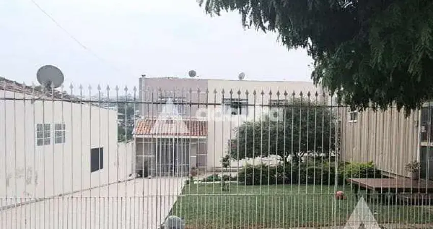 Casa à venda com 4 Quartos, 4 Vagas, 448.8M², Ronda, Ponta Grossa - PR