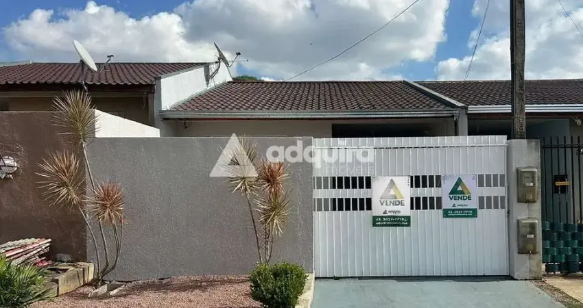 Casa à venda, muito bem conservada e arejada, em ótima localização no Cara-cará