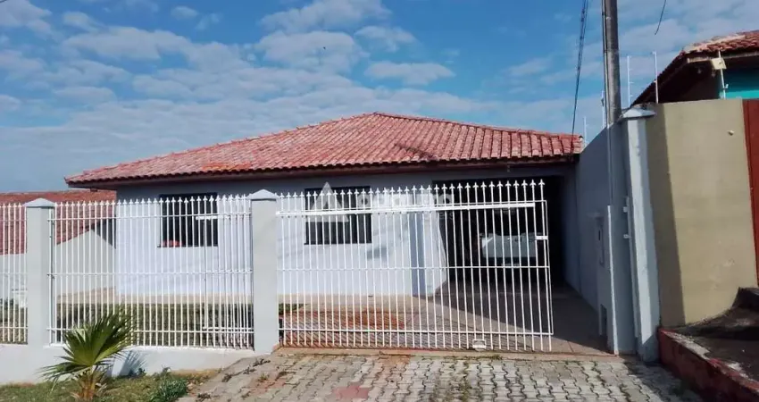 Casa Térrea à venda, 03 quartos (01 suíte), 03 banheiros, 160m² de área útil e 429m² de terreno. Vi