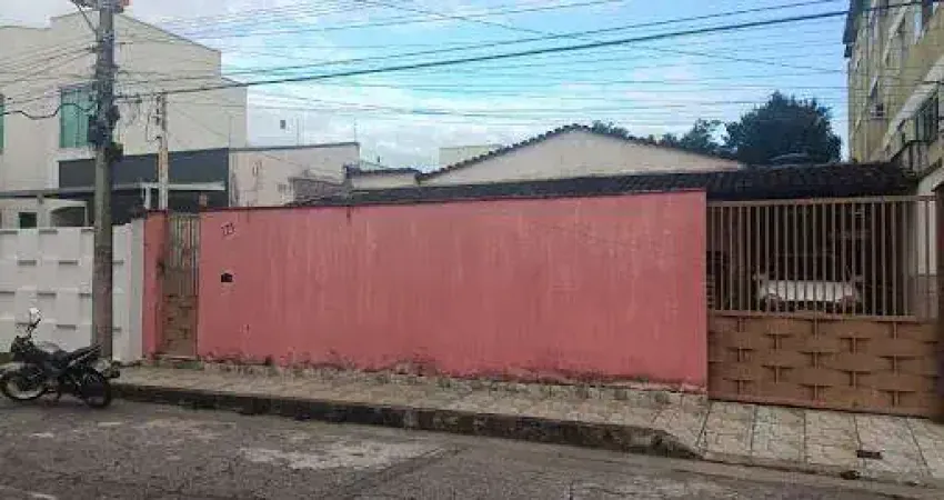 Casa com 4 quartos à venda no Cariru, Ipatinga 