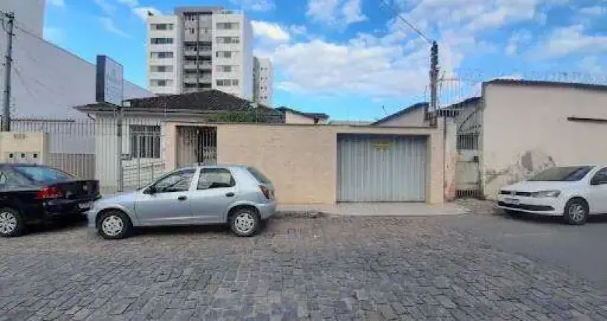 Casa com 3 quartos para alugar no Centro, Coronel Fabriciano 