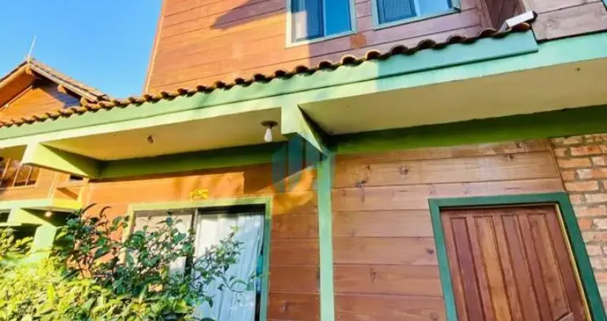 Bela Casa na Praia do Rosa, com Vista Incrível p/ Lagoa, em Garopaba!