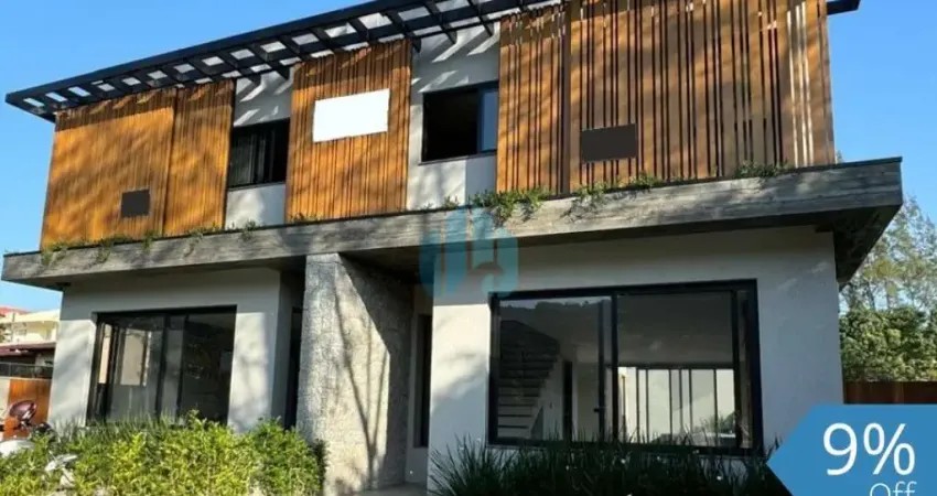 Belas Casas Novas, Localizadas no Loteamento Panorâmico, no Centro de Garopaba!