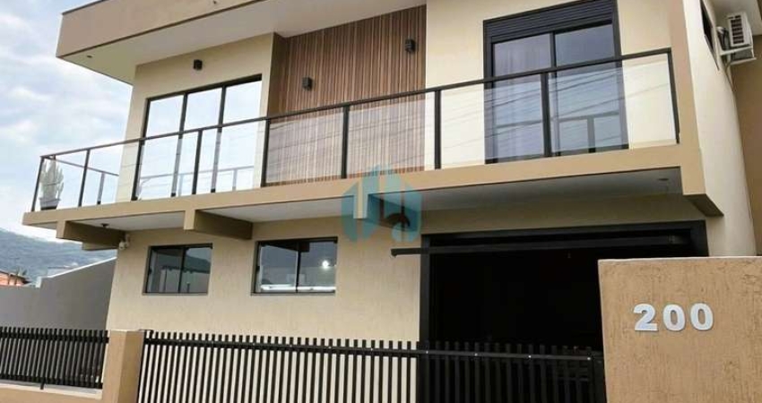 Casa Localizada no Loteamento Quinta dos Açores, Bairro Ambrósio, em Garopaba!