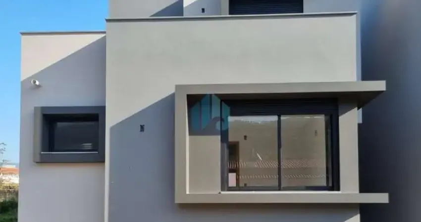 Bela Casa Nova Localizada no Centro de Garopaba, Loteamento Panorâmico!