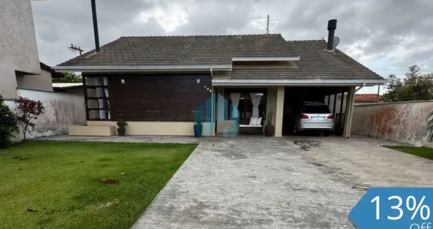 Bela Casa Térrea com Amplo Quintal, a Poucos Minutos do Centro da Cidade, Areias de Palhocinha | Garopaba - SC