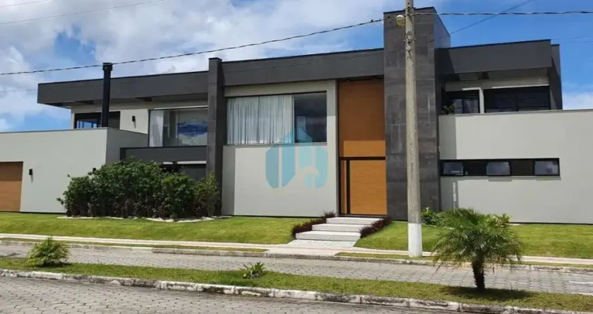 Bela Casa de Alto Padrão, em Condomínio Fechado, a 3 km da Praia Central, Condomínio Garopaba Internacional, Palhocinha | Garopaba - SC