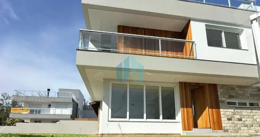 Bela Casa a 100 m do Mar, ao Lado do Centro da Cidade, Ferraz | Garopaba - SC