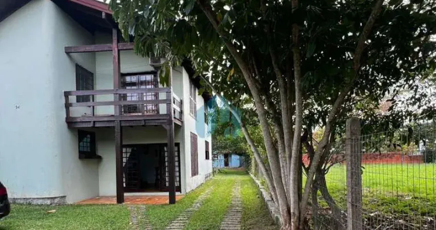 Casa a 150 m da Praia (Aprox.), Próxima ao Camping Lagoa Mar, Centro | Garopaba - SC