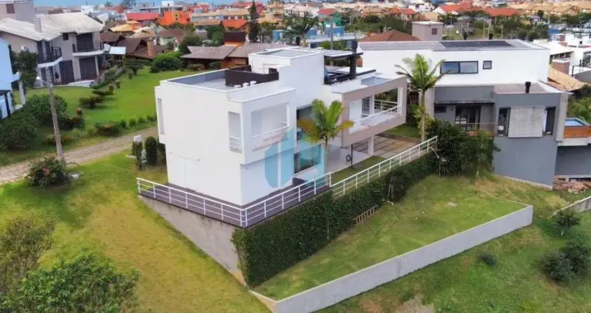 Belíssima Casa no Residencial Mar Azul, ao Lado do Centro da Cidade, Ferraz | Garopaba - SC