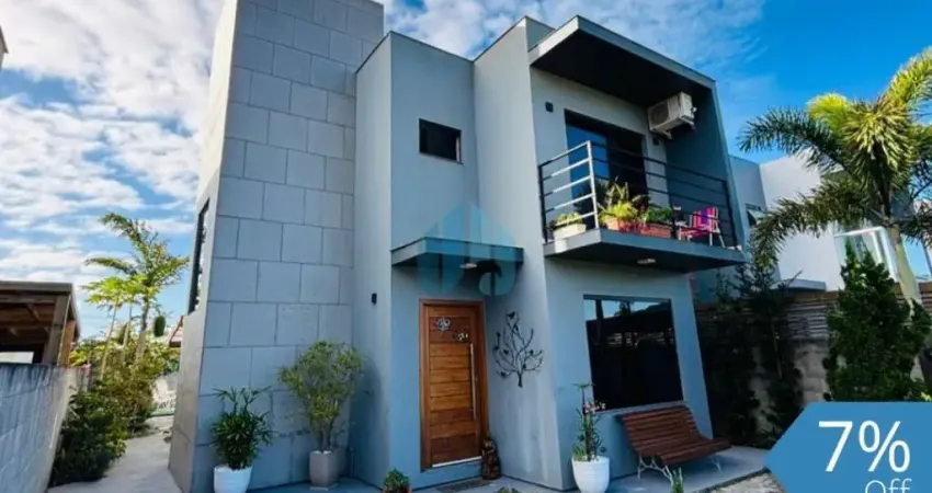 Lindo sobrado próximo a entrada da ferrugem, com fácil acesso ao centro da cidade, palhocinha | garopaba - sc