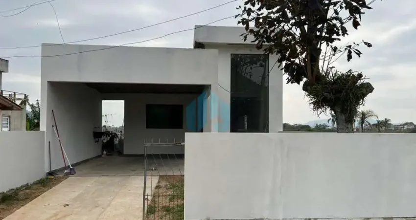 Casa a 3 km da Praia da Barra e Poucos Minutos do Centro da Cidade, Encantada | Garopaba - SC