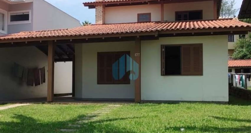 Locação Anual: Casa ao Lado do Centro da Cidade, Ferraz | Garopaba - SC
