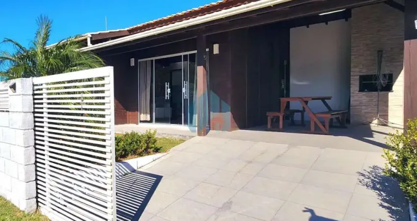Bela Casa a Poucos Minutos do Centro da Cidade e Próxima às Mais Belas Praias da Região, Campo Duna | Garopaba - SC