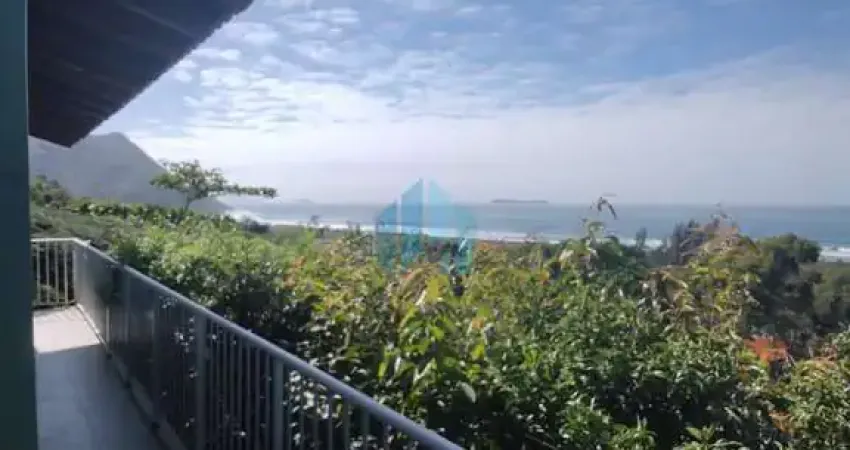 Bela casa com linda vista p/ mar, lagoa e dunas, bairro siriú, em garopaba!