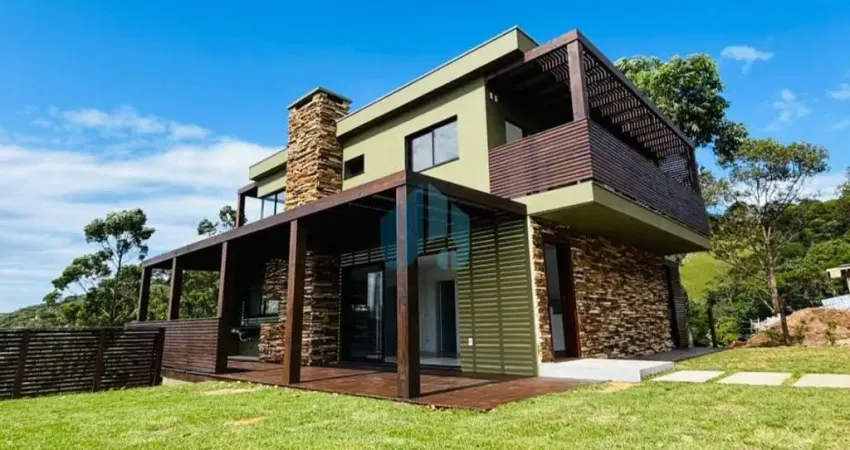 Linda casa na praia da ferrugem, com vista privilegiada p/ cidade e lagoa da ferrugem, ferrugem | garopaba - sc